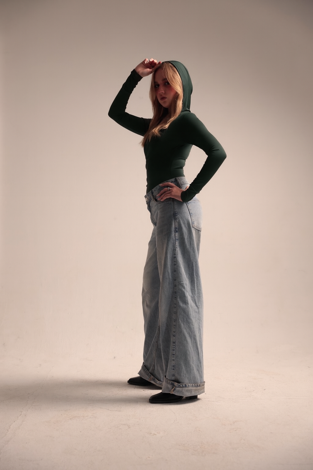 Mok Hood Top